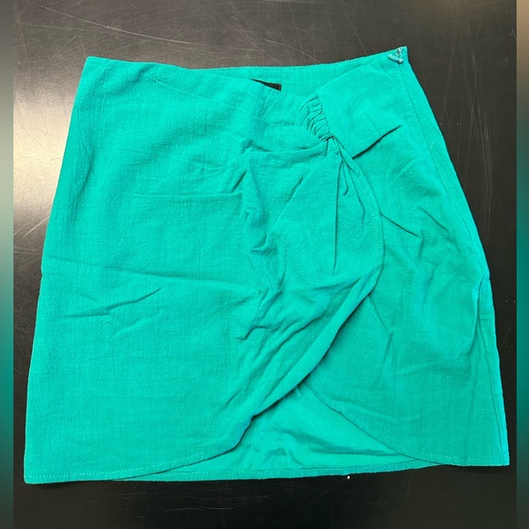 White fox turquoise skirt with twist detail - Picture 1 of 2